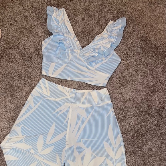 beautiful set of pants - Picture 1 of 2